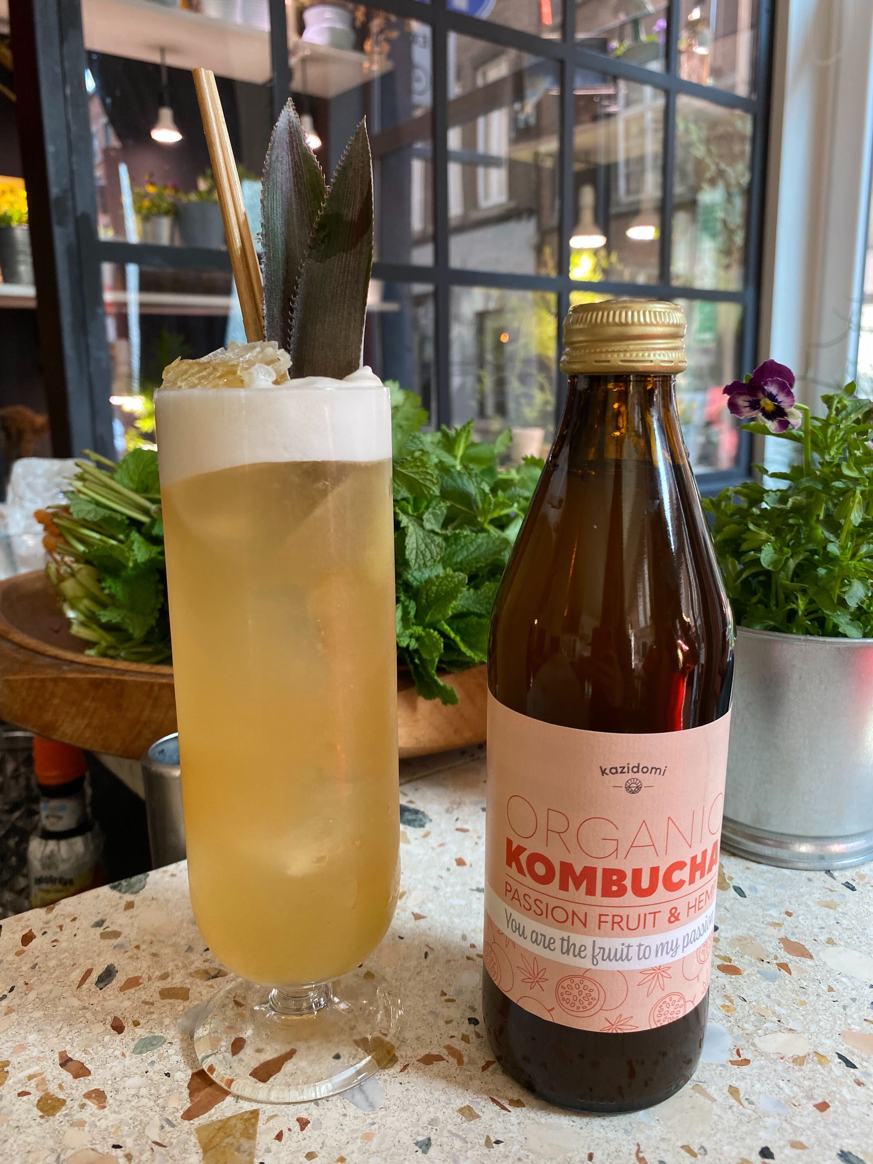 Cocktail Kombucha fruit de la passion & Chanvre Bio et Rhum  